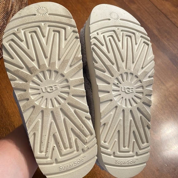 UGG Fuzz Sugar Terry Cross Slide in Metal Grey - Picture 4 of 5